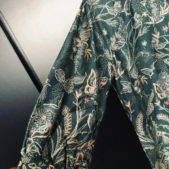 Christopher & Banks 3/4 sleeve, scoop sheered v-neck tie,floral blouse - Picture 2 of 7